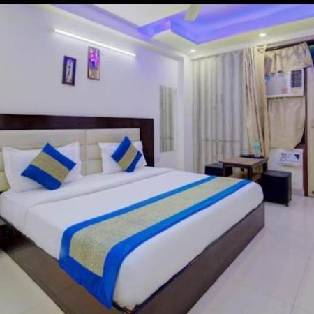 Hotel O Sweet Palace Ню Делхи Екстериор снимка