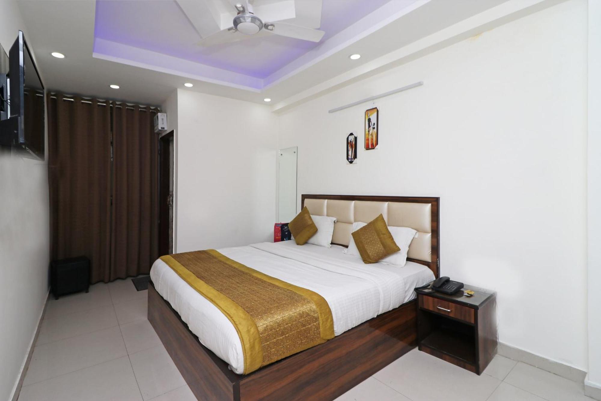 Hotel O Sweet Palace Ню Делхи Екстериор снимка