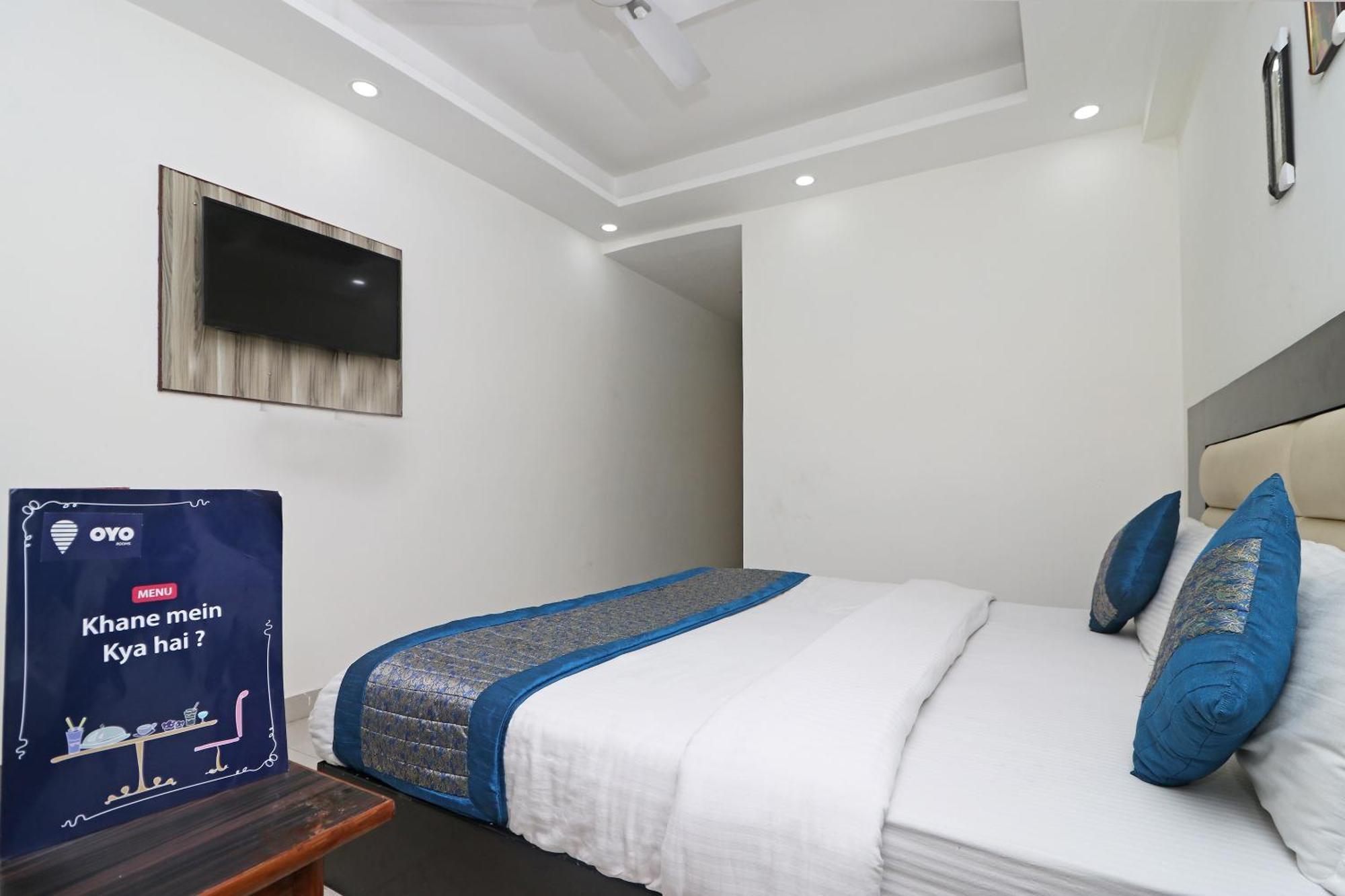 Hotel O Sweet Palace Ню Делхи Екстериор снимка